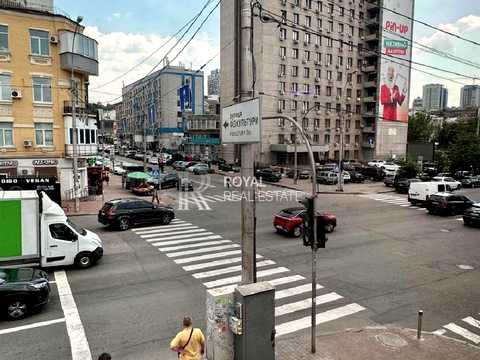 комерційна за адресою Антоновича вул. (Горького), 50