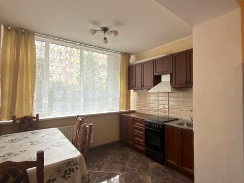 квартира за адресою Зоопаркова вул., 8в