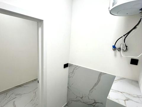 комерційна за адресою Михайла Максимовича вул. (Онуфрія Трутенка), 26-В