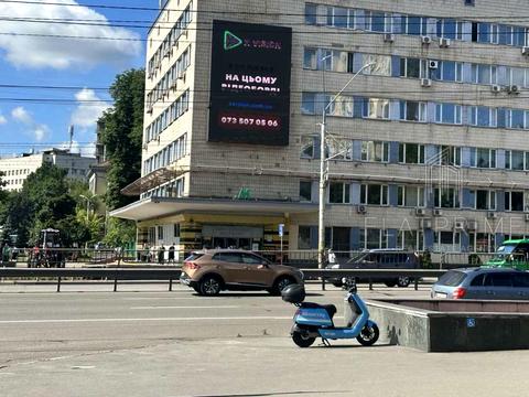 коммерческая по адресу Віктора Ярмоли ул., 38