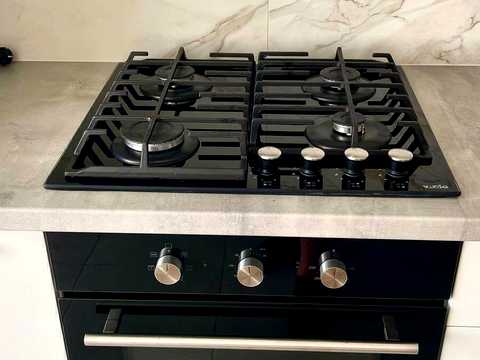 квартира за адресою Абрикосова вул., 5