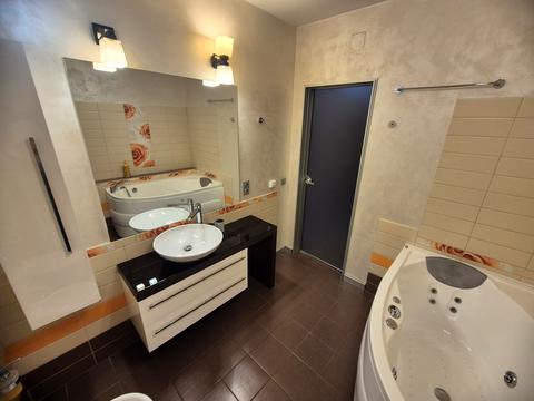 квартира за адресою Королеви Єлизавети ІІ вул. (Глинки), 2