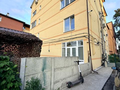 коммерческая по адресу Рильського ул., 3