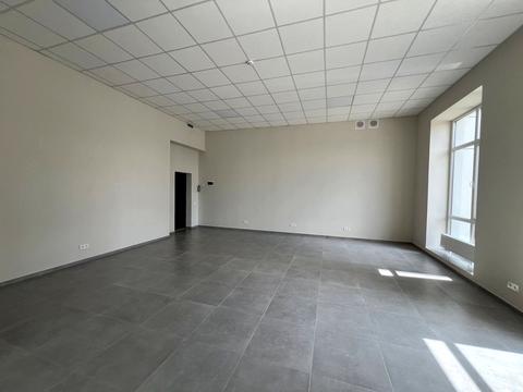 комерційна за адресою Рівне, В'ячеслава Чорновола вул., (Будинок 36)