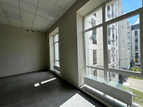 комерційна за адресою Рівне, В'ячеслава Чорновола вул., (Будинок 36)