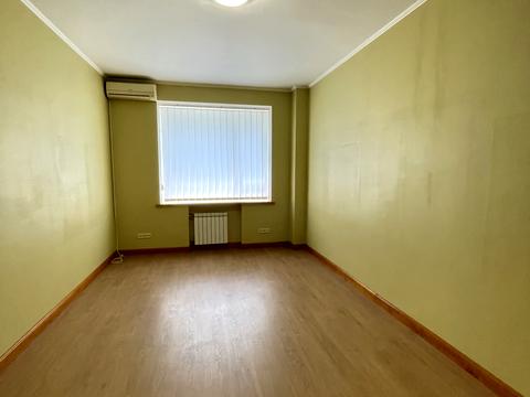 комерційна за адресою Круглоуніверситетська вул., 17