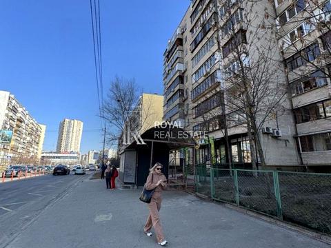 коммерческая по адресу Драгоманова ул., 27