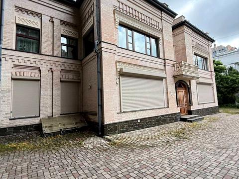 комерційна за адресою Євгена Чикаленка вул. (Пушкінська), 32В