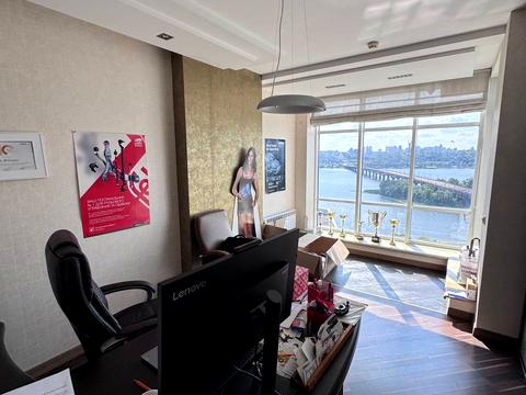 квартира за адресою Дніпровська набережна вул., 1-А
