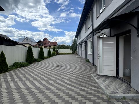 будинок за адресою Євгена Гребінки пров., 8б/1