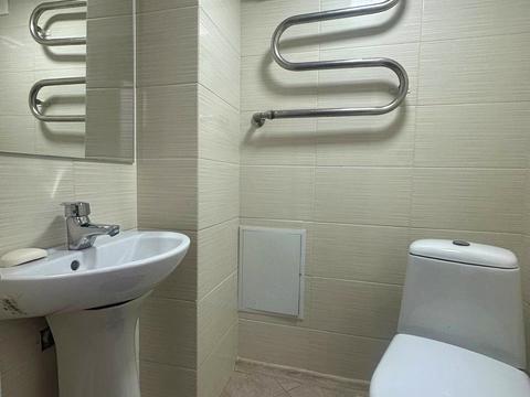 будинок за адресою с. Муроване, Квітнева