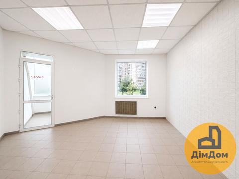 комерційна за адресою Драгоманова вул., 17