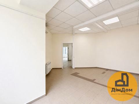 комерційна за адресою Драгоманова вул., 17