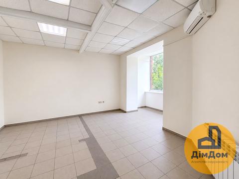 комерційна за адресою Драгоманова вул., 17