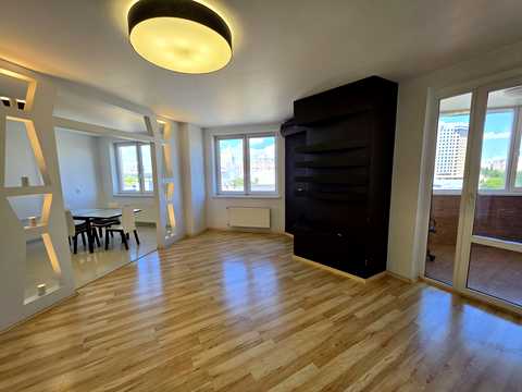 квартира за адресою Раїси Окіпної вул., 4