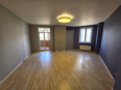 квартира за адресою Раїси Окіпної вул., 4