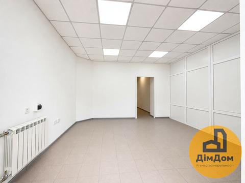 комерційна за адресою Київ, Драгоманова вул., 17