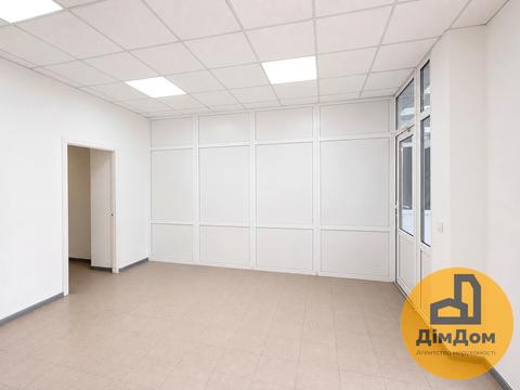 комерційна за адресою Київ, Драгоманова вул., 17