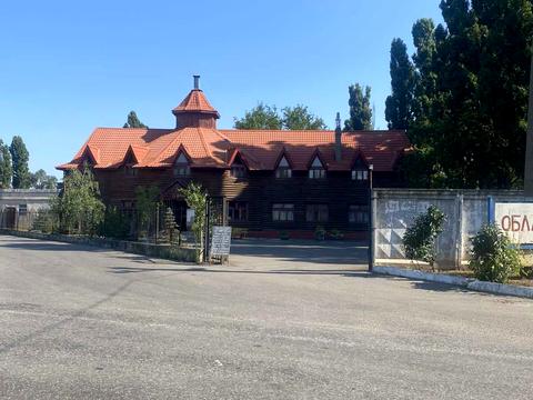 комерційна за адресою новомоськовска, 23/1