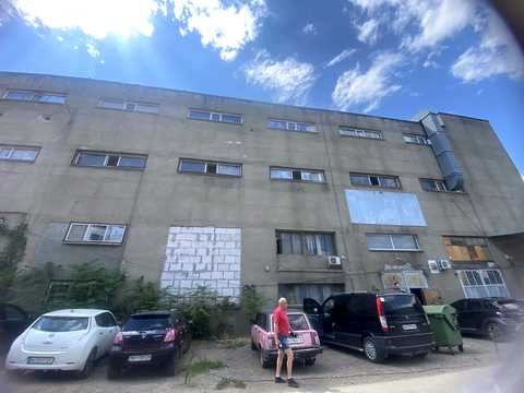 комерційна за адресою Дальницька вул., 25