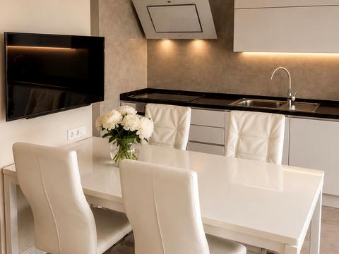 квартира за адресою Літературна вул., 8