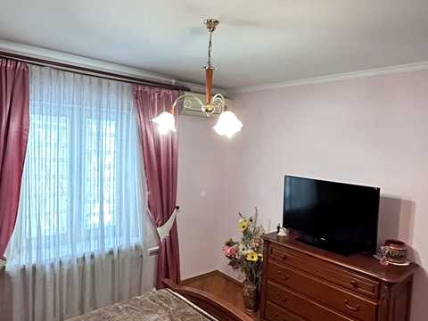 квартира за адресою Лариси Руденко вул., 21-А