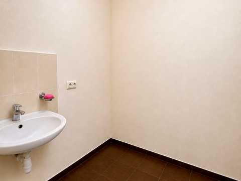 комерційна за адресою Білицька вул., 72