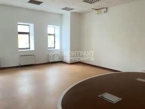 комерційна за адресою Харківська набережна вул., 4/5