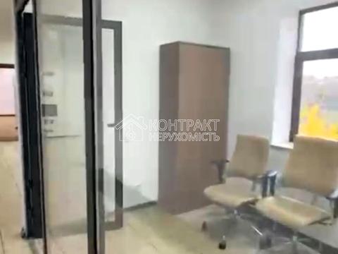 комерційна за адресою Харківська набережна вул., 4/5
