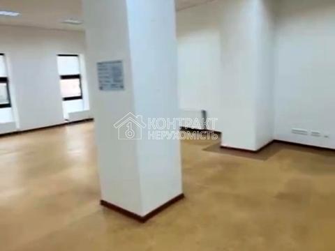 комерційна за адресою Харківська набережна вул., 4/5