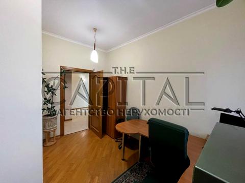 комерційна за адресою Софіївська вул., 25-Б