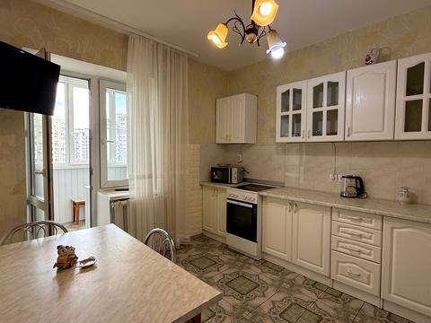 квартира за адресою Ревуцького вул., 5