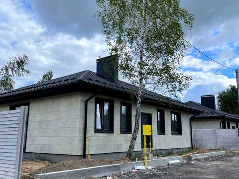 будинок за адресою Успішна, 35
