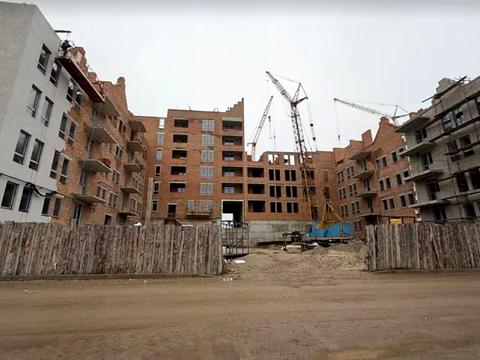 1872038462618257