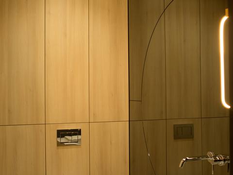 комерційна за адресою Кловський узвіз, 7a