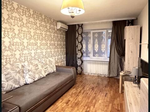 квартира за адресою Алана Шепарда вул. (Суворова), 17