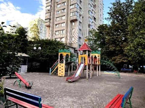 квартира за адресою Івана Крамського вул., 9