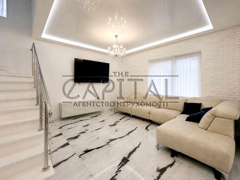 будинок за адресою Контактна вул., 7а