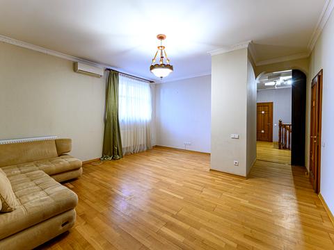 квартира за адресою Євгена Коновальця вул. (Щорса), 32-Б