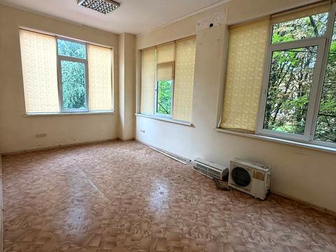 коммерческая по адресу Строителей ул., 34