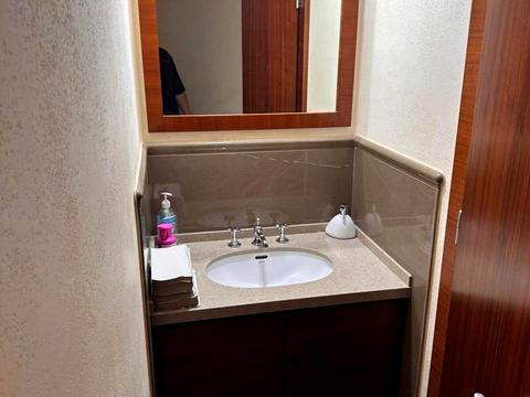 комерційна за адресою Київ, Жилянська вул., 59
