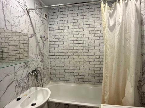 квартира за адресою Анни Ахматової вул., 43
