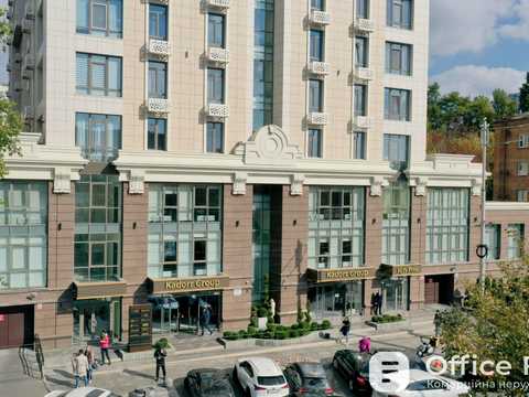 комерційна за адресою Жилянська вул., 68