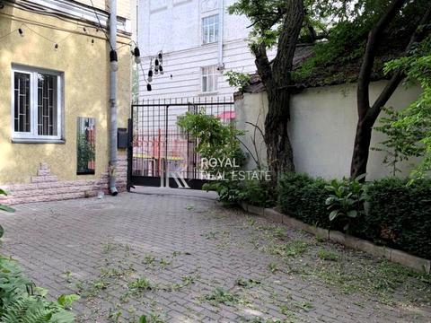 комерційна за адресою Велика Васильківська вул. (Червоноармійська), 76