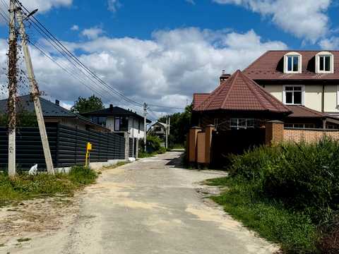 участок по адресу провулок Шкільний