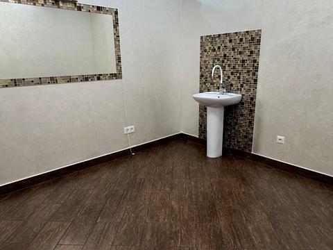 комерційна за адресою Чернівці, Чорноморська вул., 4-А