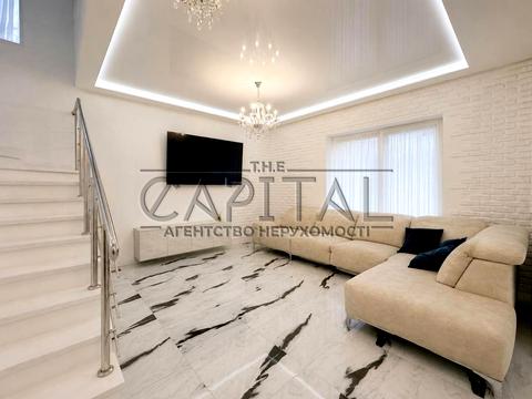 будинок за адресою Контактна вул., 7А