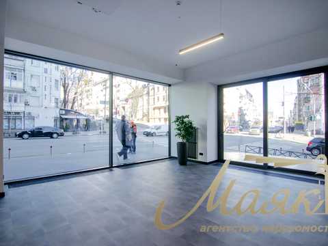 комерційна за адресою Саксаганського вул., 52/8