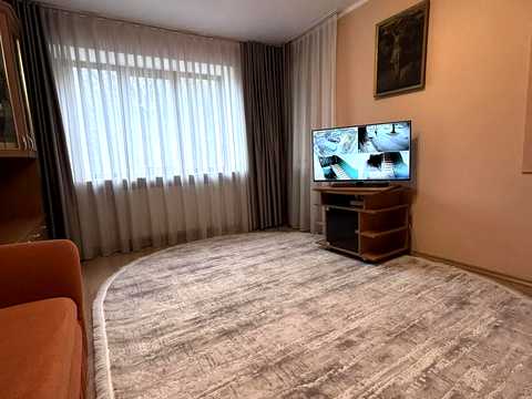 квартира за адресою Академіка Андрія Сахарова вул. (Суворова), 20