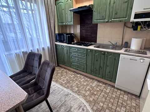 квартира за адресою Академіка Андрія Сахарова вул. (Суворова), 20